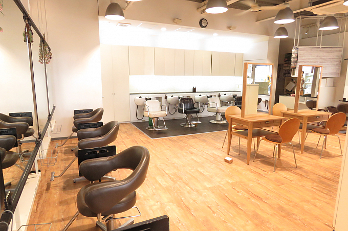 Hip S Eyes 大宮一の宮通り店 大宮 浦和の美容室hips ヒップス Eyes アイズ Hip S Eyes 大宮一の宮通り店 大宮 浦和の美容室hips ヒップス Eyes アイズ